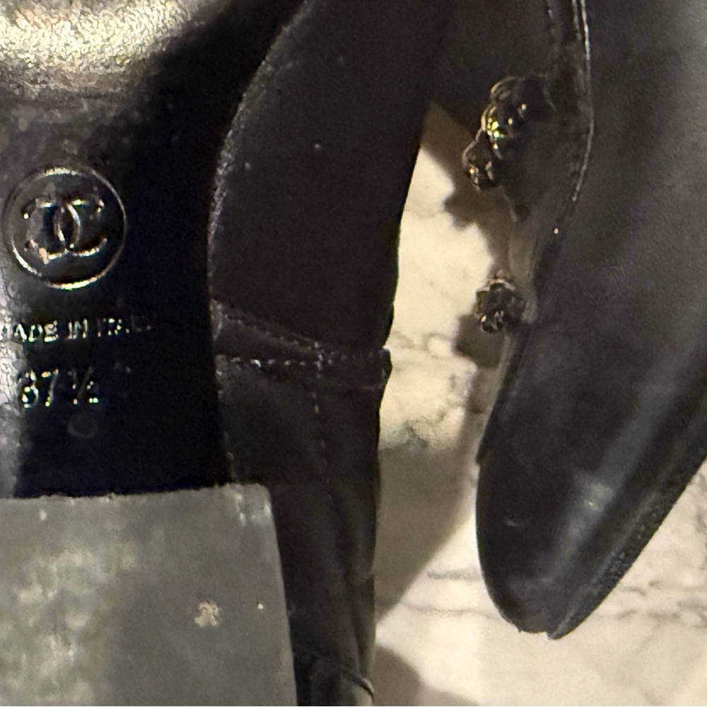 CHANEL Black Quilted Heeled Boots with Gold Accents- 37.5 - Picture 8 of 15